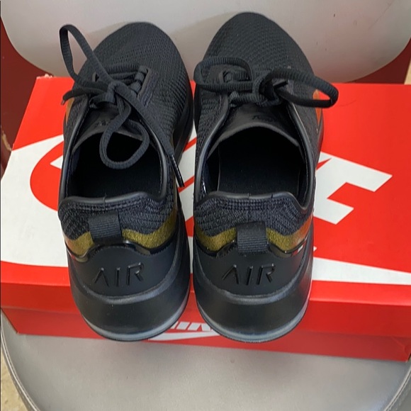 Nike Airmax Black Gold Never Used
